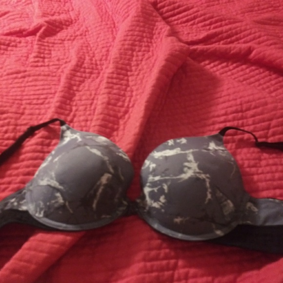 Victoria's Secret bra - Picture 1 of 2